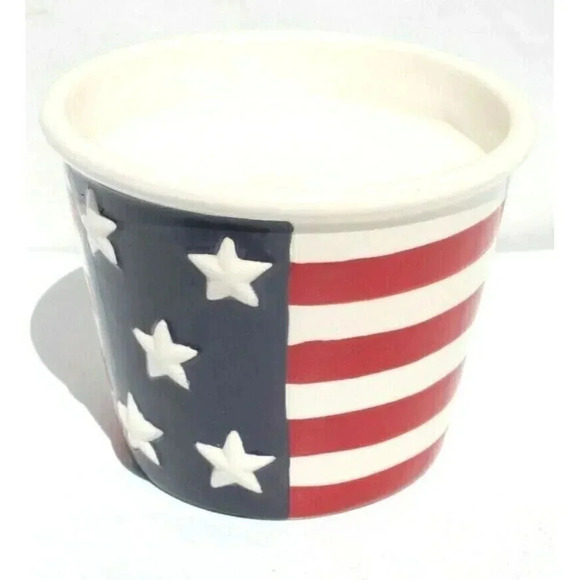 New Sur La Table Patriotic USA America Flag Stars & Stripes Bucket Candle - Picture 1 of 2